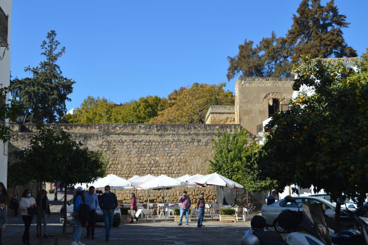 Puerta Sevilla Parking Gratis กอร์โดบา ภายนอก รูปภาพ