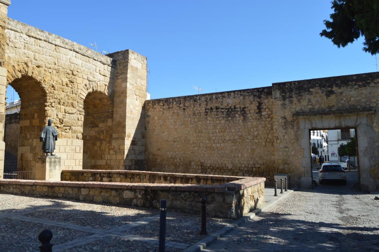 Puerta Sevilla Parking Gratis กอร์โดบา ภายนอก รูปภาพ