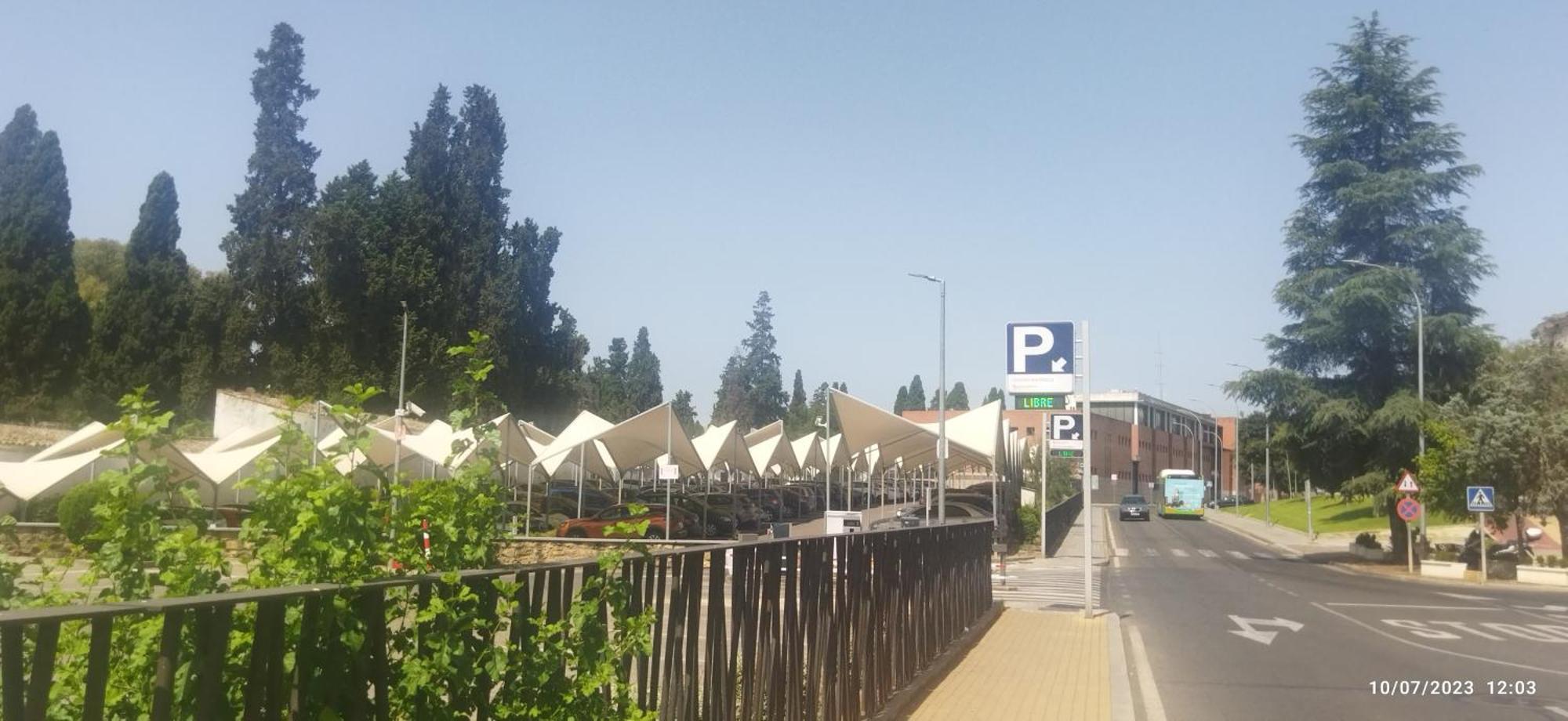 Puerta Sevilla Parking Gratis กอร์โดบา ภายนอก รูปภาพ